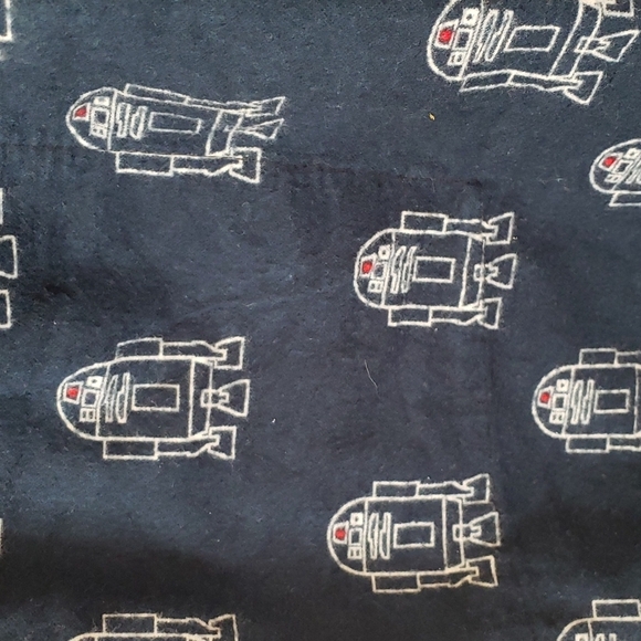 STAR WARS R2D2 Cotton Flannel Lounge/Sleep Capri Pants - Picture 3 of 4